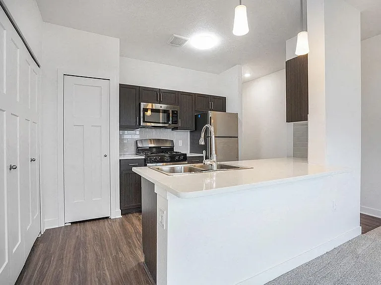 Meadowbrooke Apartment Homes — Photo 20