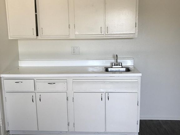 4th image of 3344 Chapman St