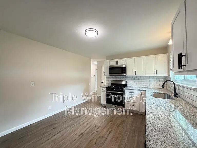 1315 Bobolink Dr — Photo 28