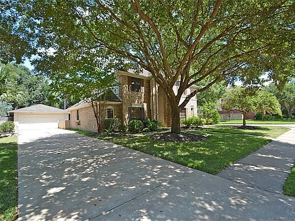 3rd image of 2019 Amber Glen Ln