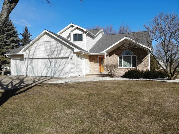 W6562 Cedar Ln, Greenville, WI 54942