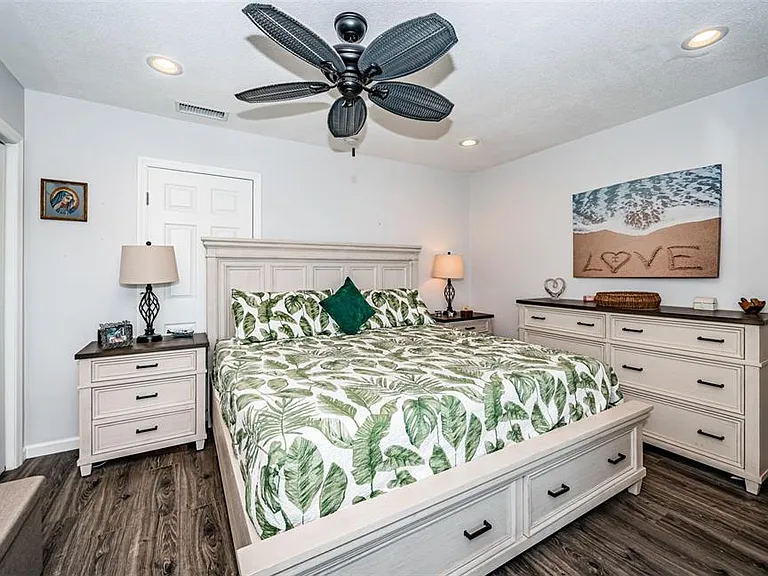 2 Causeway Blvd #208 — Photo 17