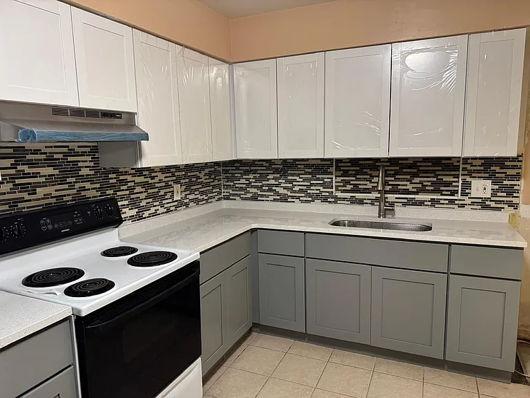 2285 SW Avenue C — Photo 11
