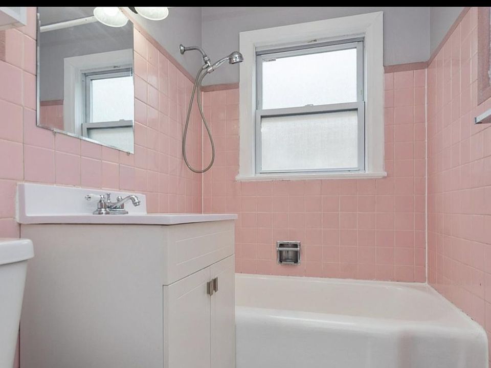 1st image of 5513 N California Ave #2