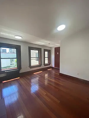 Rented by Sassouni Management | media 11