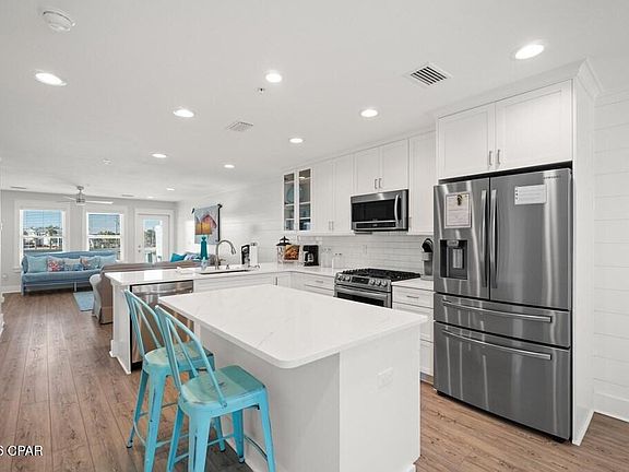 3rd image of 104 42nd St #B