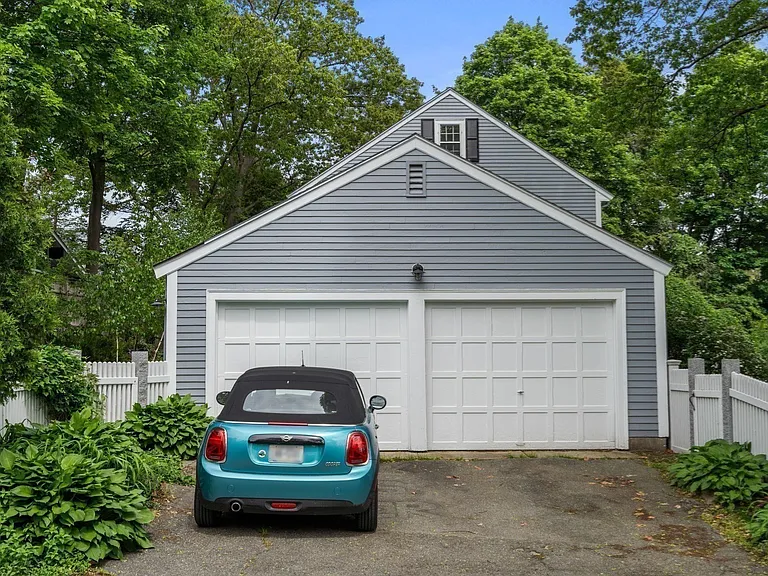 205 Brattle St — Photo 37