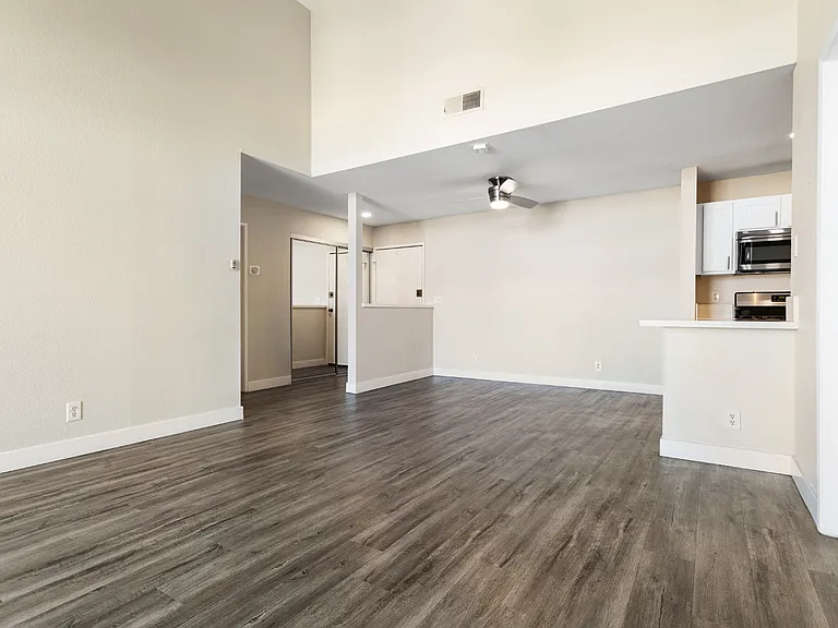 1626 Malcolm Ave — Photo 16