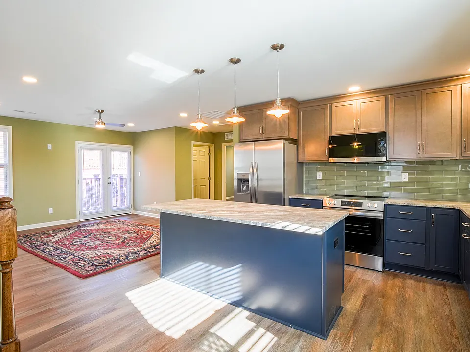 511 Bertrand St #2