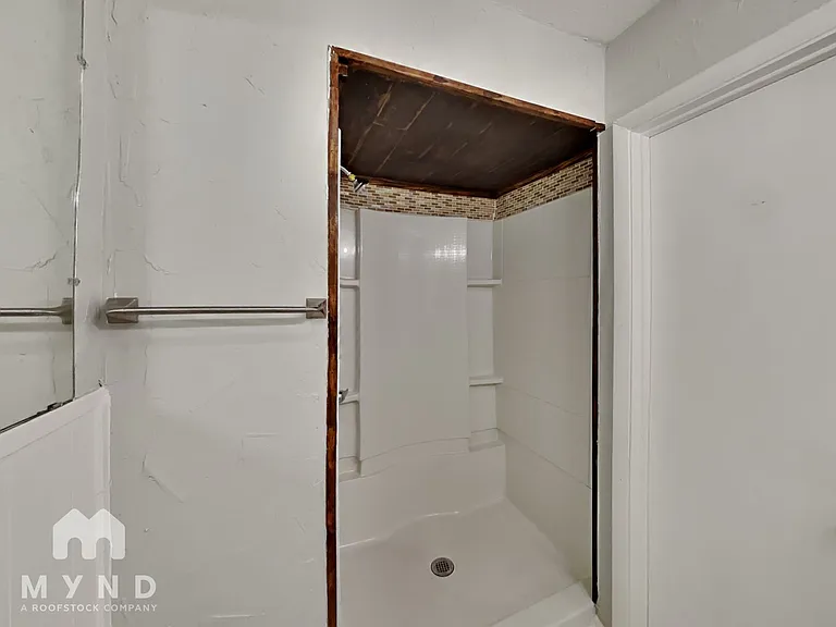 605 Thompson Dr — Photo 14
