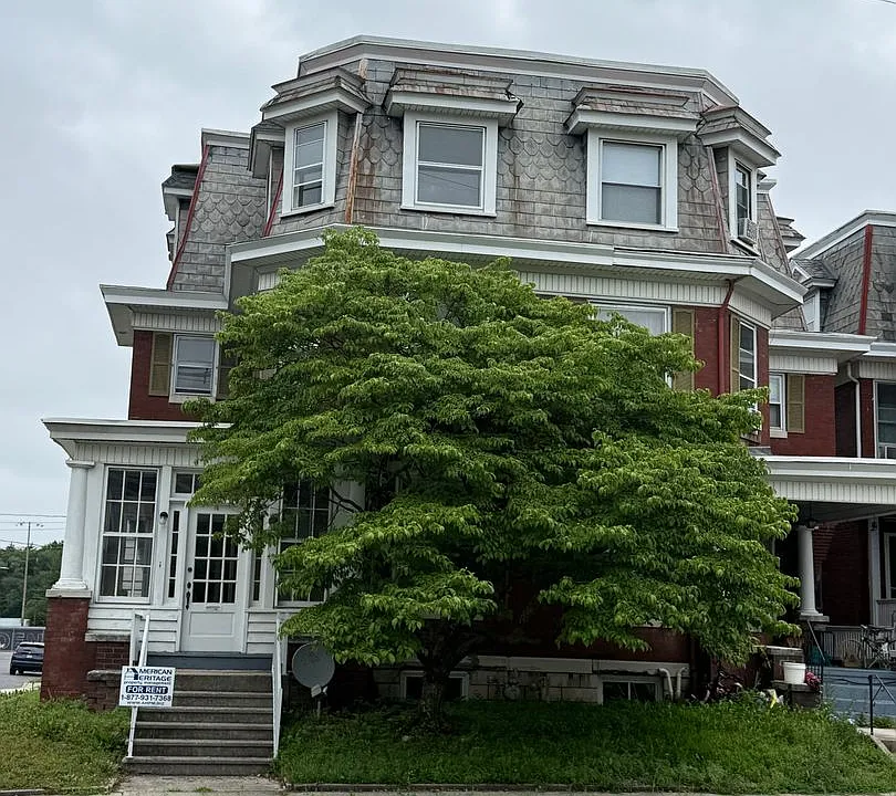 49 W Commerce St