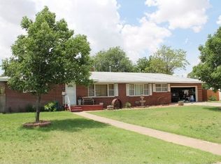 1606 S Drake St, Perryton, TX 79070