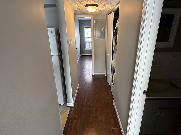 1316 Roosevelt Ave — Photo 4