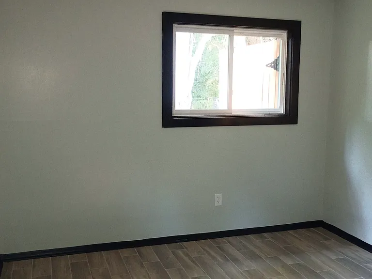 492 Delta Rd — Photo 12