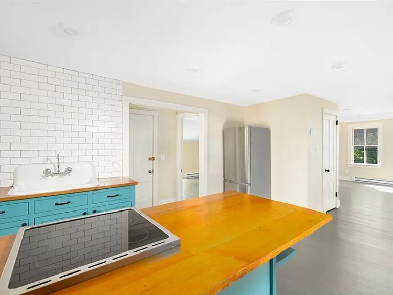 1934 Smith St #2 — Photo 1