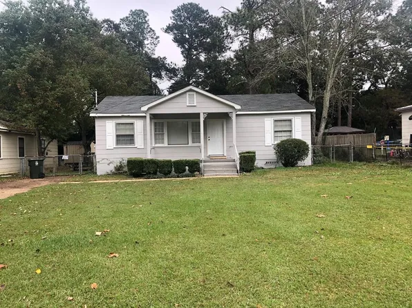 1305 Petty St, Dothan, AL 36301