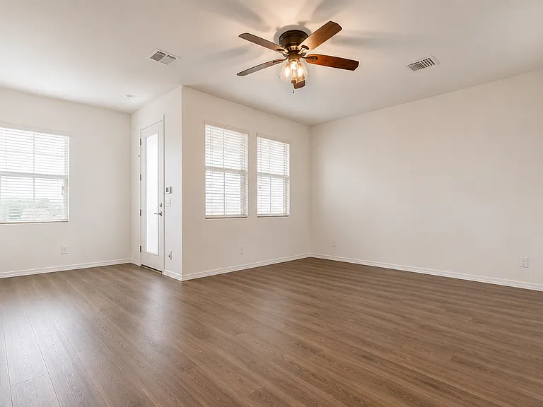 3674 E Turley St — Photo 10