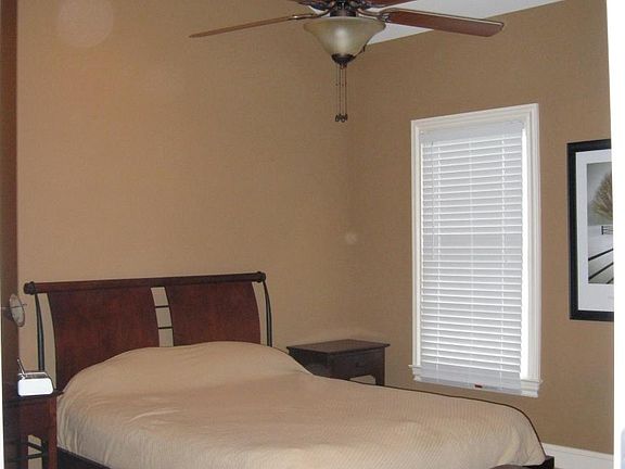 Vaulted ceiling with ceiling fan