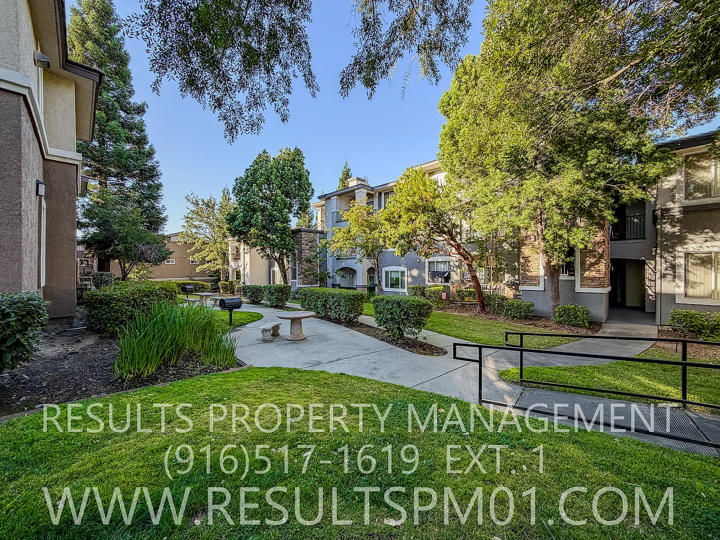 Lovely Gardens - Downstairs 2 Bedroom 2 Bath Condo — Photo 3