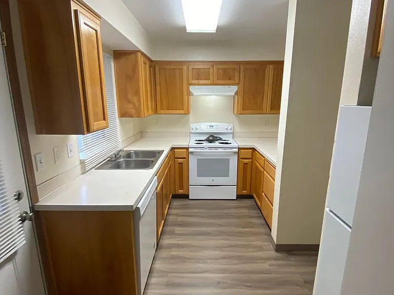 855-875 Concord St NE #4080 — Photo 12