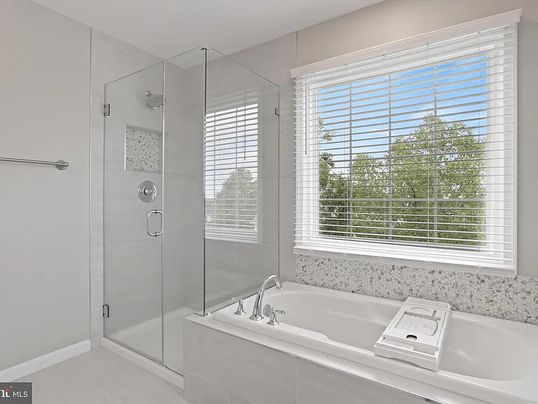 42903 Redfield St — Photo 44