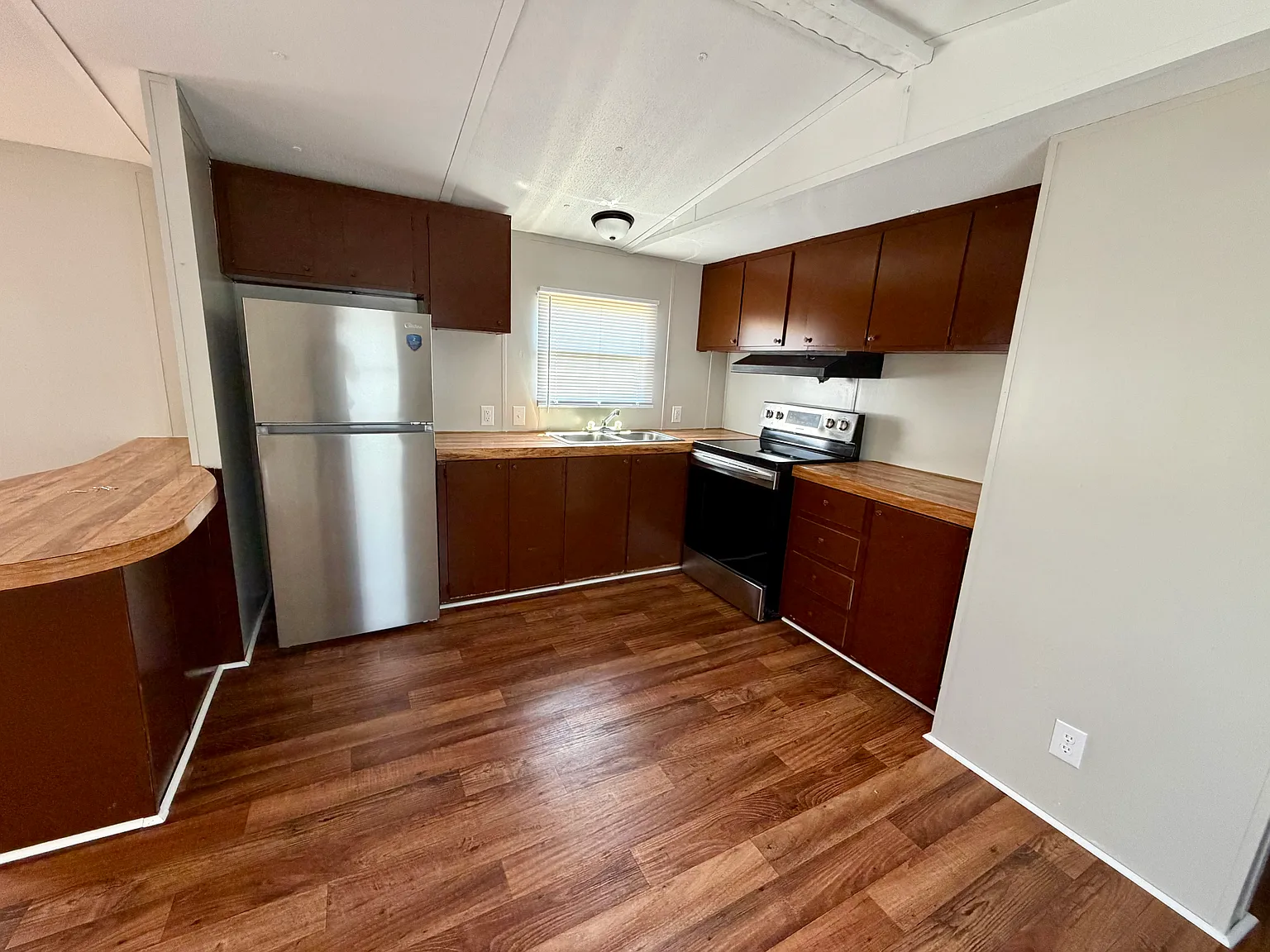 2 bed, $995 — Photo 3