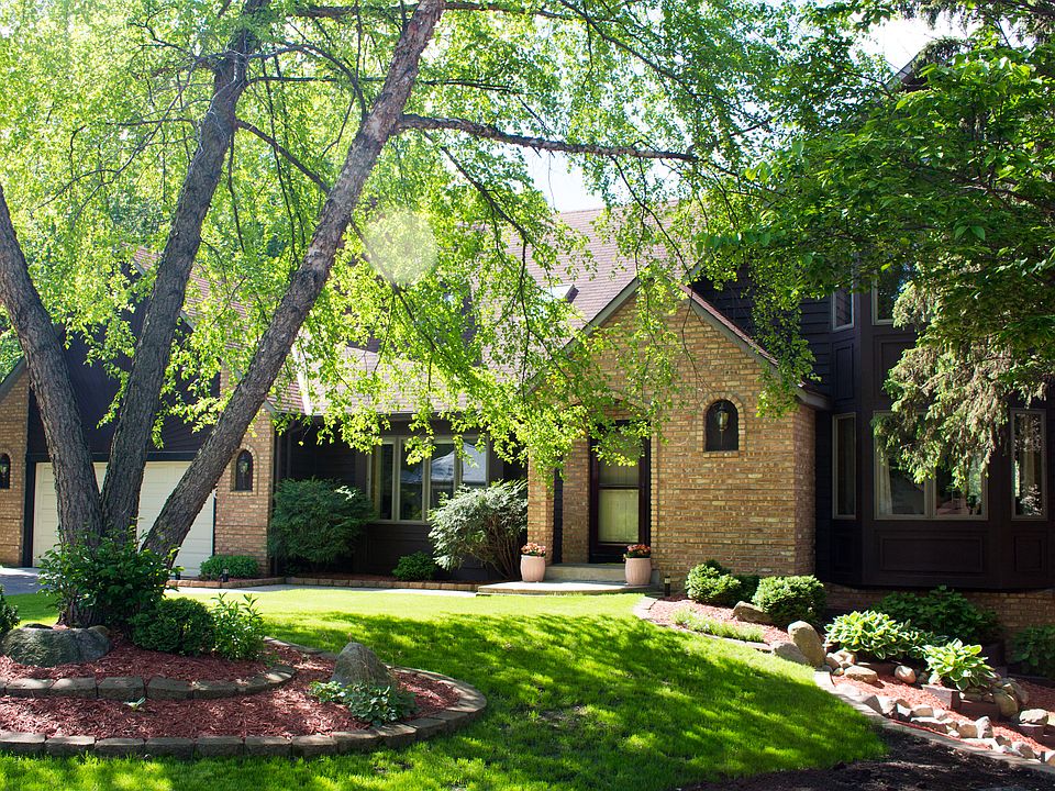 1st image of 726 Saddle Wood Dr