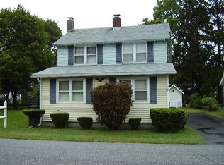 17 Town Beach Rd, Old Saybrook, CT 06475