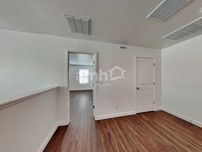 18449 W Honeysuckle Dr — Photo 7