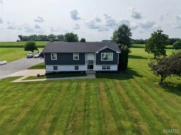 11779 Hickory Grove Pl, New London, MO 63459