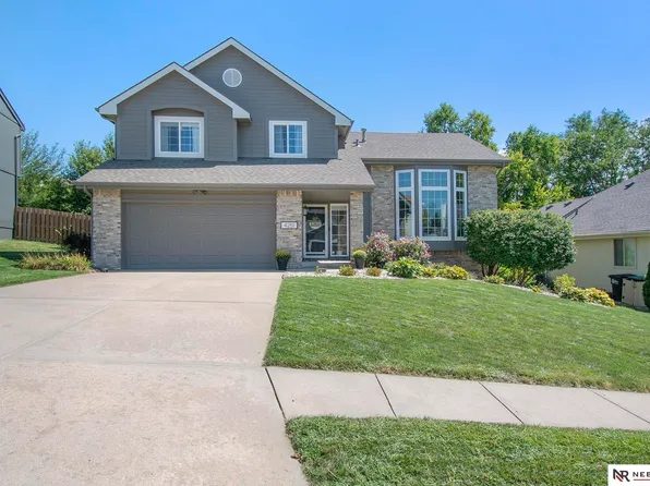 4251 N 165th St, Omaha, NE 68116