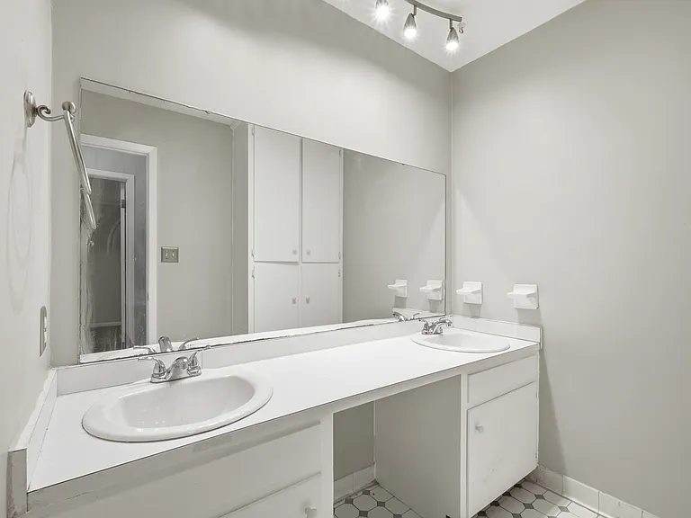 1906 Elaine Ave — Photo 16