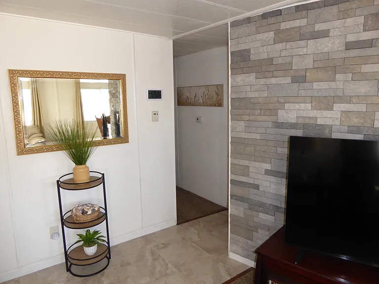 3138 Lake Dr — Photo 22