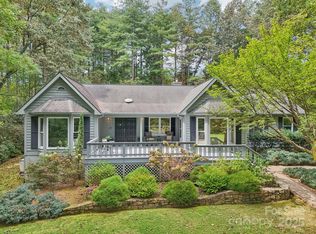 365 Old Town Way, Hendersonville, NC 28739