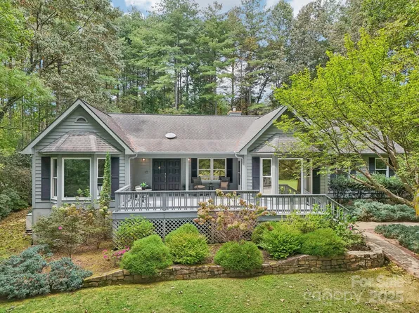 365 Old Town Way, Hendersonville, NC 28739