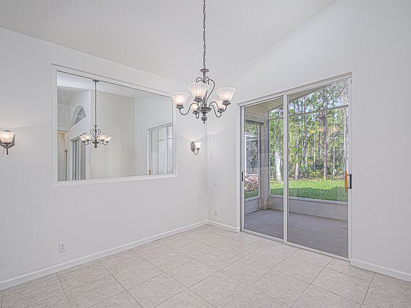 5th image of 286 NW Toscane Trl