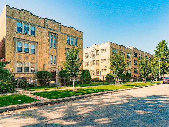 2nd image of 5055 N Wolcott Ave