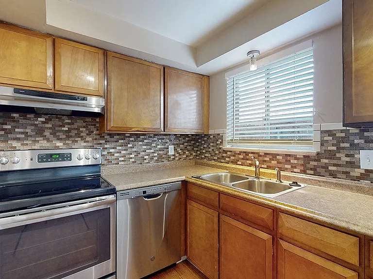 Applewood Gables Townhomes — Photo 20
