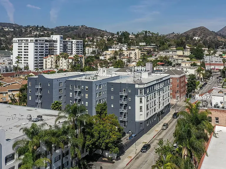 The Lido Apartments — Photo 20