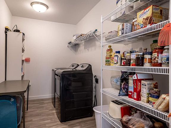 3rd image of 2416 Brodie Ln