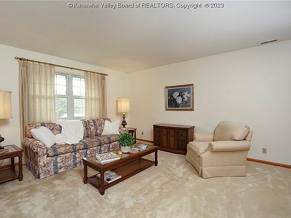 2nd image of 6017 Skylark Ln