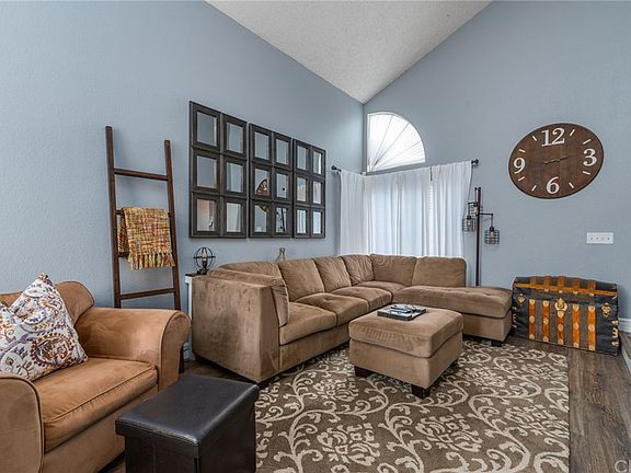 4th image of 2561 Shady Glen Ln