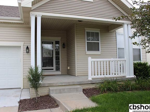 2nd image of 2207 Diane St