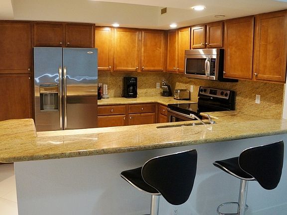 5th image of 5600 Collins Ave APT 3E