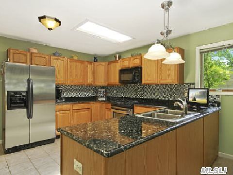 3rd image of 73 Brandywine Dr