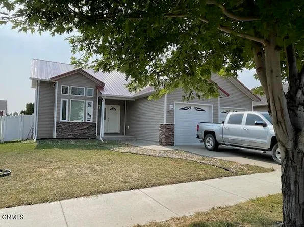 2001 24th St W, Williston, ND 58801