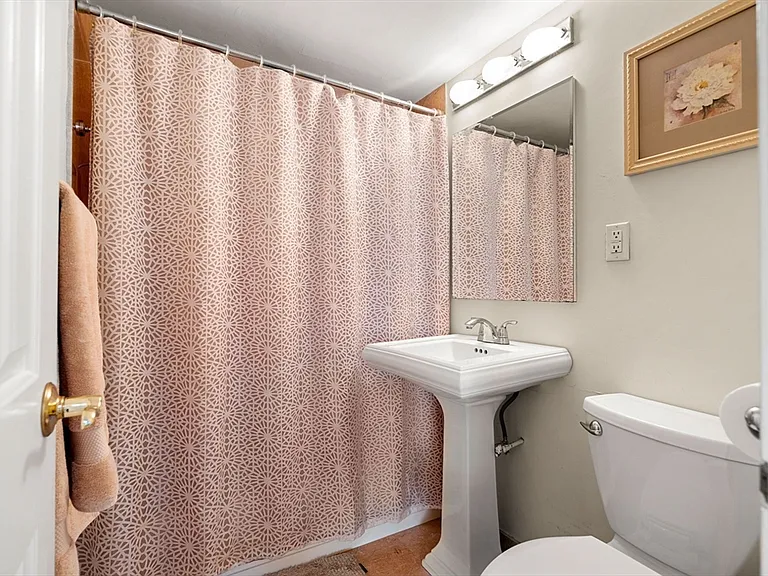 2 Hawthorne Pl #17M — Photo 26