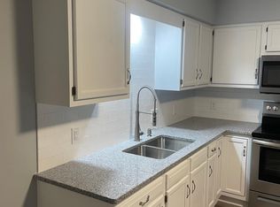 943 Chestnut Ridge Rd APT 1, Morgantown, WV 26505