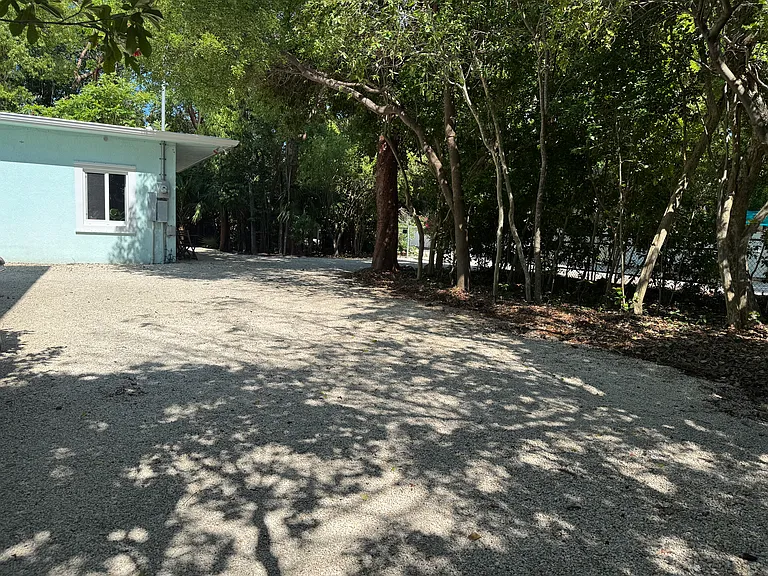 247 Bay Dr — Photo 3