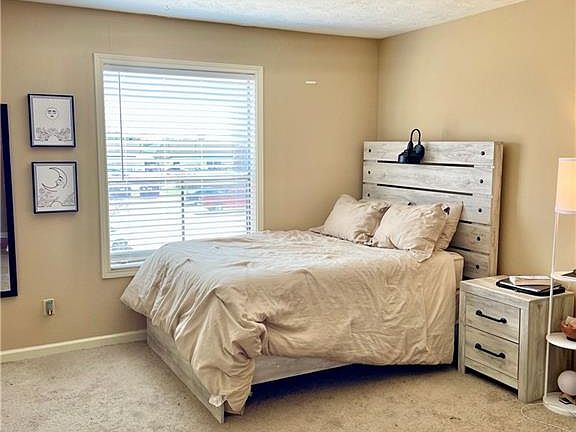 3rd image of 904 University Oaks Blvd APT 14